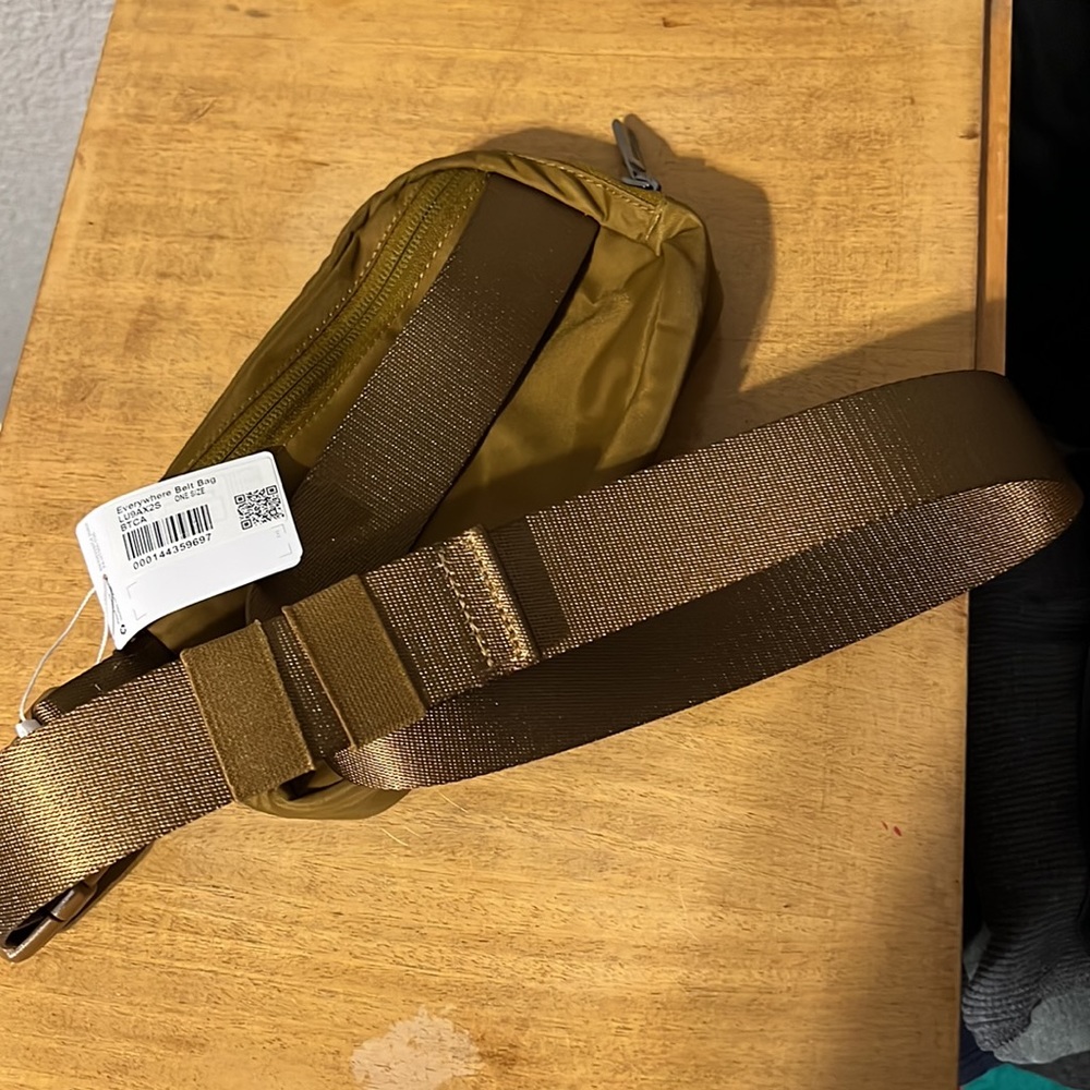 388. Lululemon Burnt caramel everywhere belt bag 1L - Picture 4 of 6